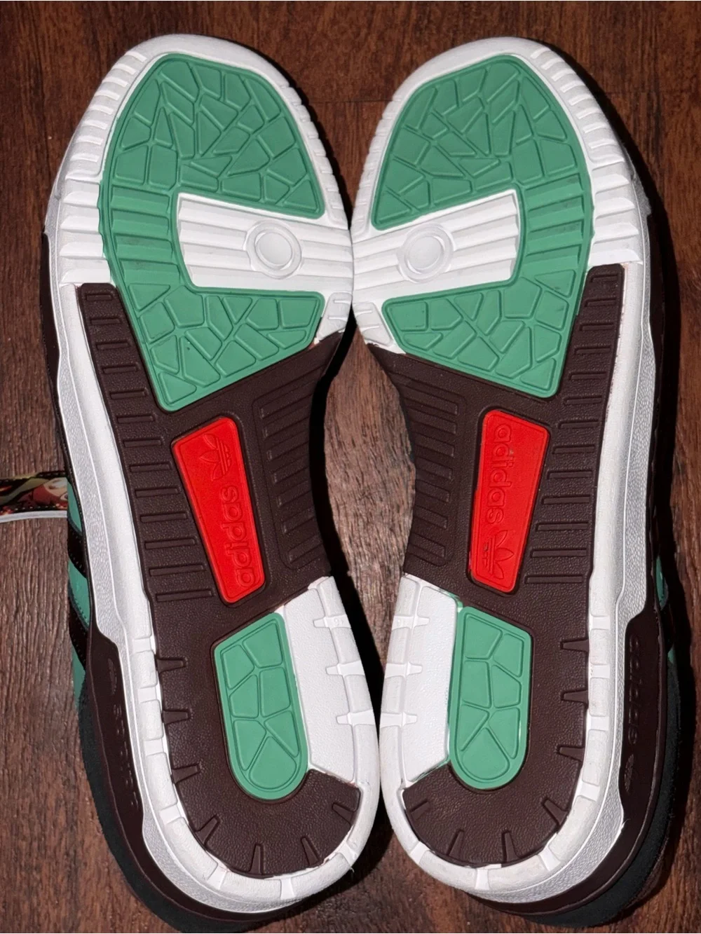 Adidas size 10 Rivalry low basketball shoes